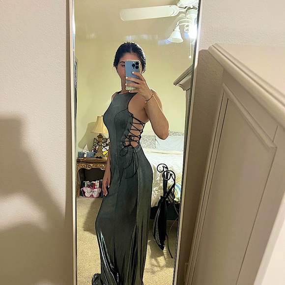 ✨ASPEED Dressy Heavy Fancy gown HEMMED to fit 5’ and heels ✨ - Picture 2 of 3